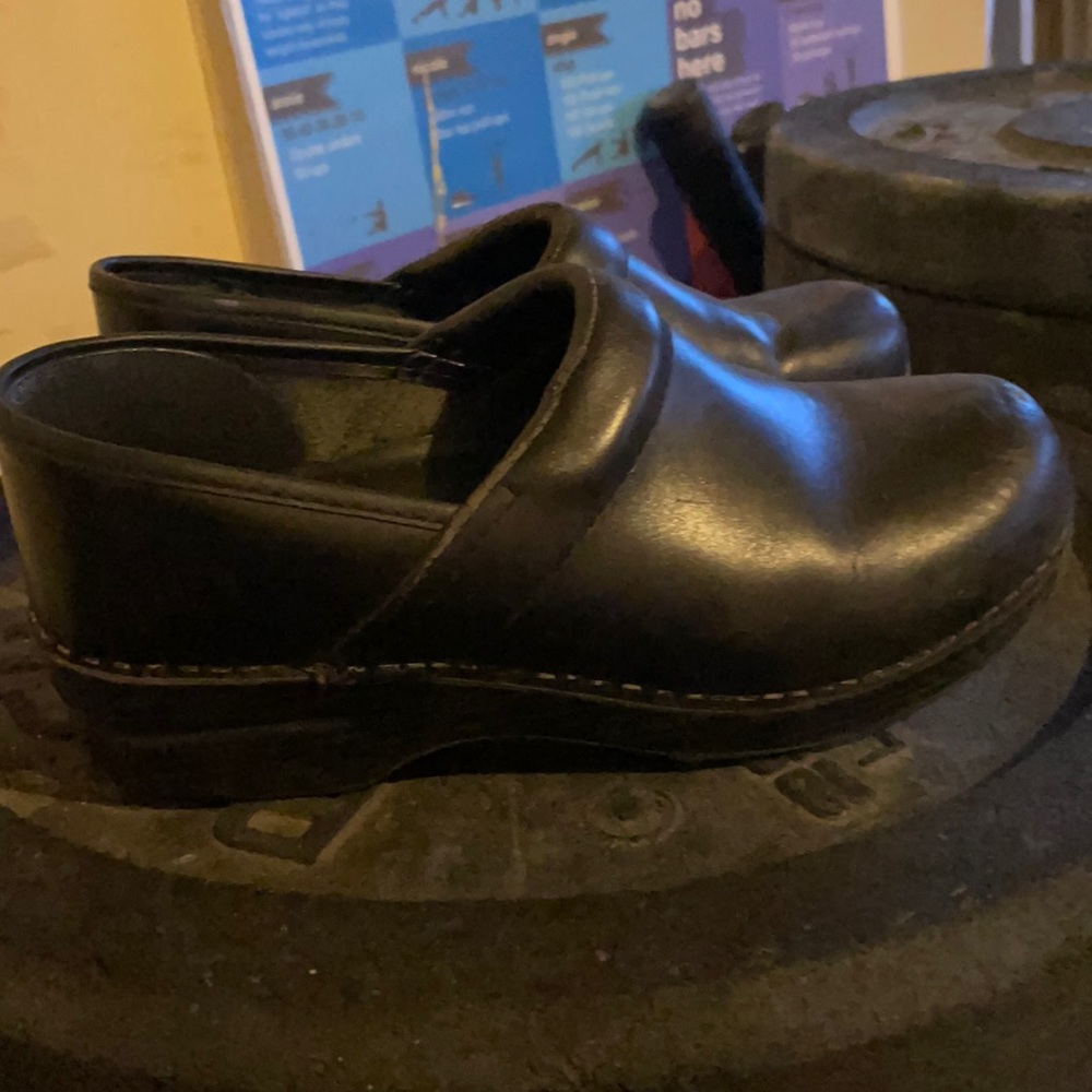 Dansko size 39 black